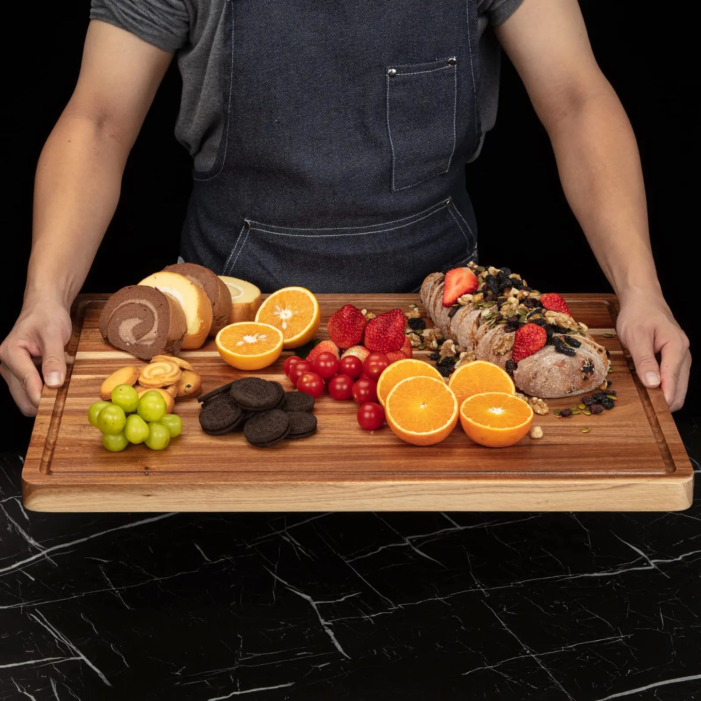 Acacia Wood Cutting Board With Handle And Juice Groove For Kitchen